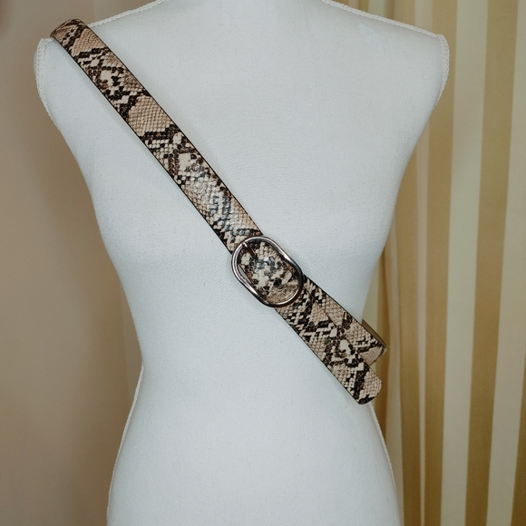 PYTHON PRINT OVAL BUCKLE BELT, SAND PYTHON 2XL - Picture 4 of 6